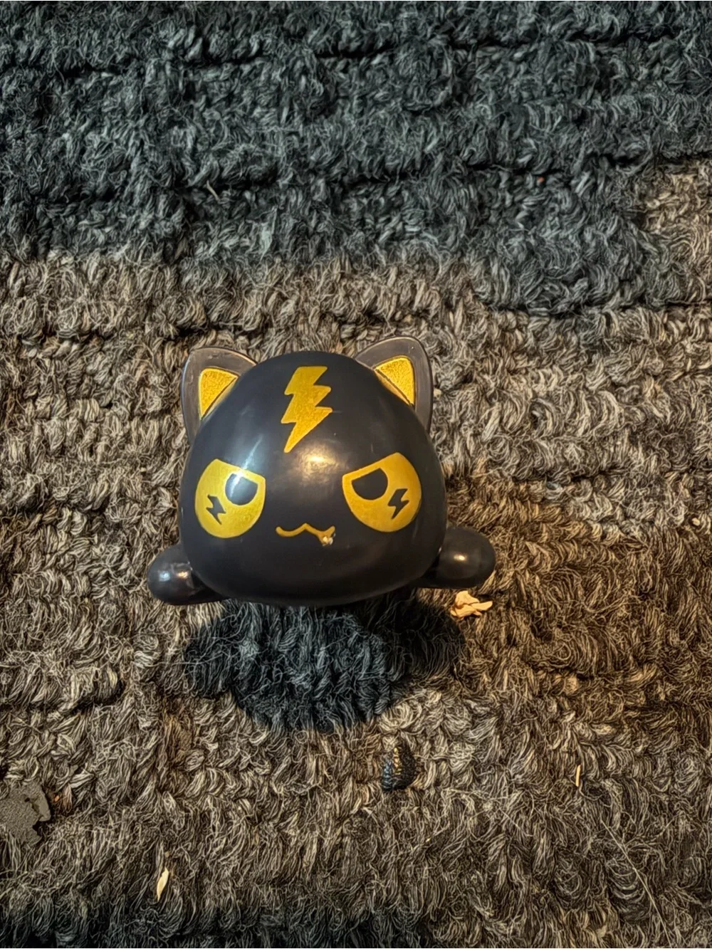 Aphmau meemeows mystery figure elemental series lightning cat